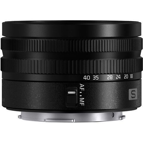 Lumix S 18-40mm f/4.5-6.3 Lens (L-mount) Image 3