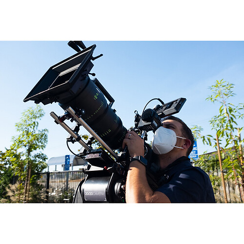 24-75mm T2.8 Signature Zoom Lens with LPL Mount (Feet) Image 7