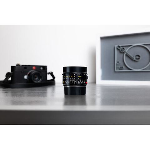 28mm f/2.0 Summicron-M ASPH Lens (Black, 2023 Version) Image 3