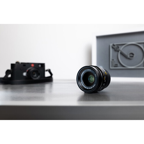 28mm f/2.0 Summicron-M ASPH Lens (Black, 2023 Version) Image 4