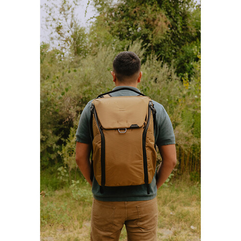 Everyday Backpack v2 (Coyote, 30L) Image 8