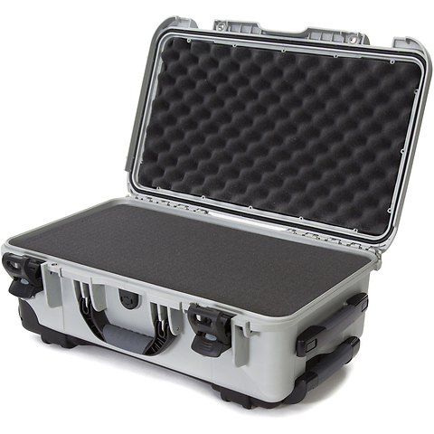 935 Wheeled Hard Case with Foam Insert (Silver, 28.5L) Image 0