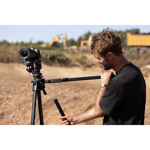 ONE Aluminum Tripod with 500X Fluid Head Image 8
