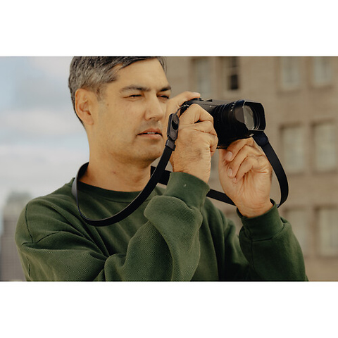 Form Leather Camera Strap (Black, 52.6 in.) Image 2