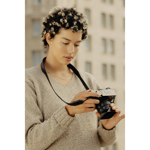 Form Leather Camera Strap (Black, 46.7 in.) Image 4