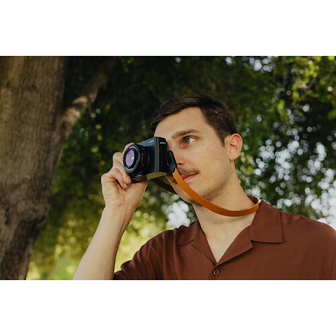 Form Leather Camera Strap (Amber, 30.9 in.) Image 7