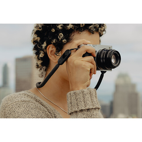 Form Rope Camera Strap (Black, 30.9 in.) Image 3