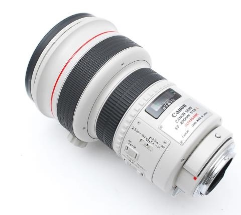 EF 200mm f/2.0L IS USM Lens Image 0
