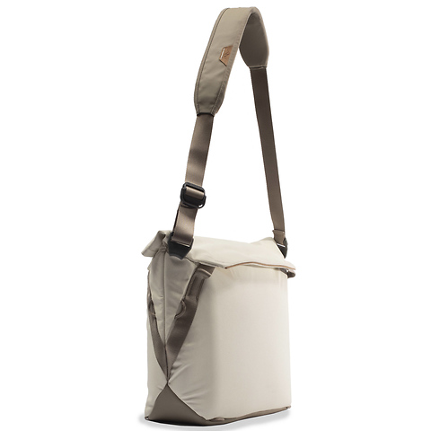 Everyday Tote v2 (15L, Bone) Image 1