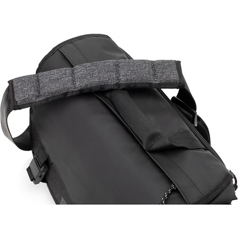 DNA 9 Slim Camera Messenger Bag (Black) Image 3