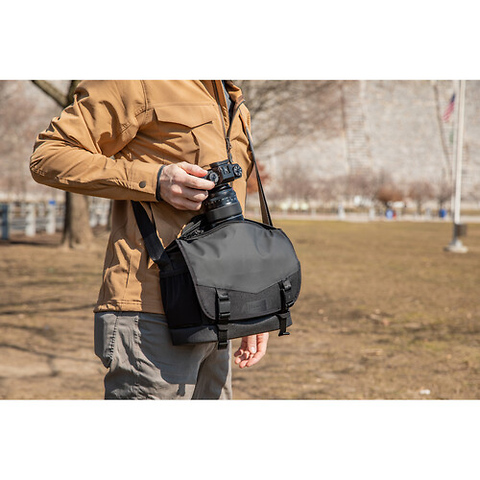 DNA 9 Slim Camera Messenger Bag (Black) Image 8