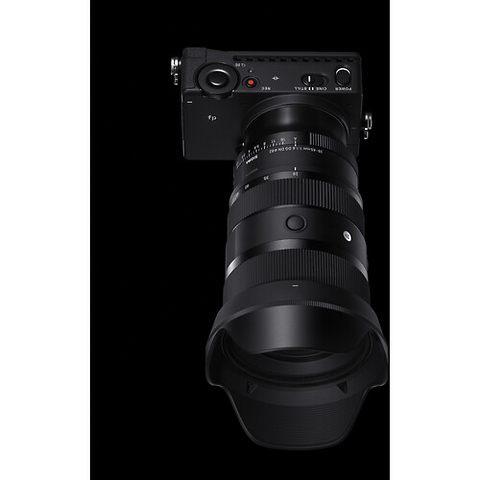 28-45mm f/1.8 DG DN Art Lens for Leica L Image 8