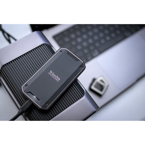 4TB PRO-G40 SSD Thunderbolt 3 Portable SSD Image 6