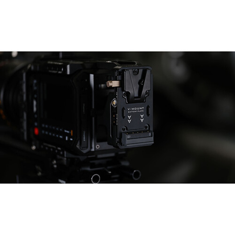 Battery Plate for Blackmagic PYXIS 6K (V-Mount) Image 4
