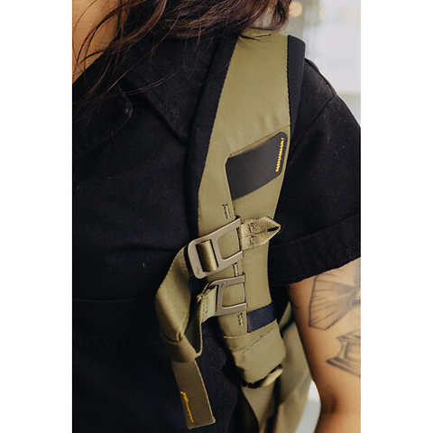 Everyday Backpack Zip (Kelp Green, 15L) Image 6